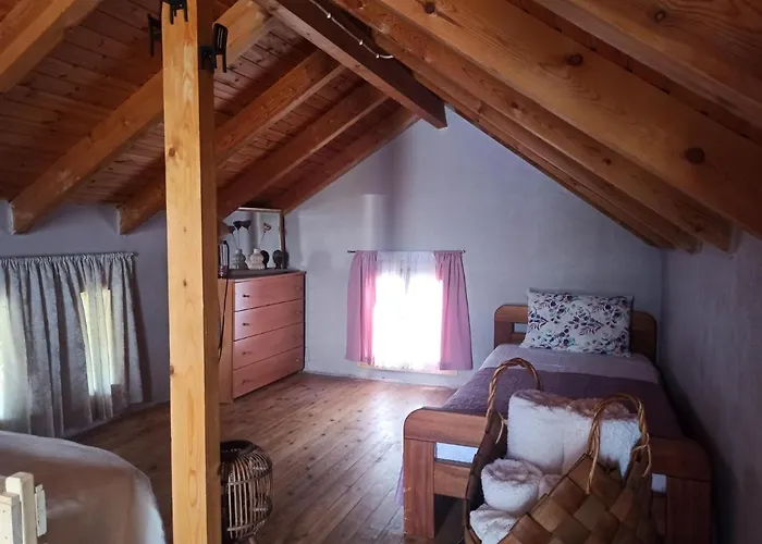 Floras House Apartment *